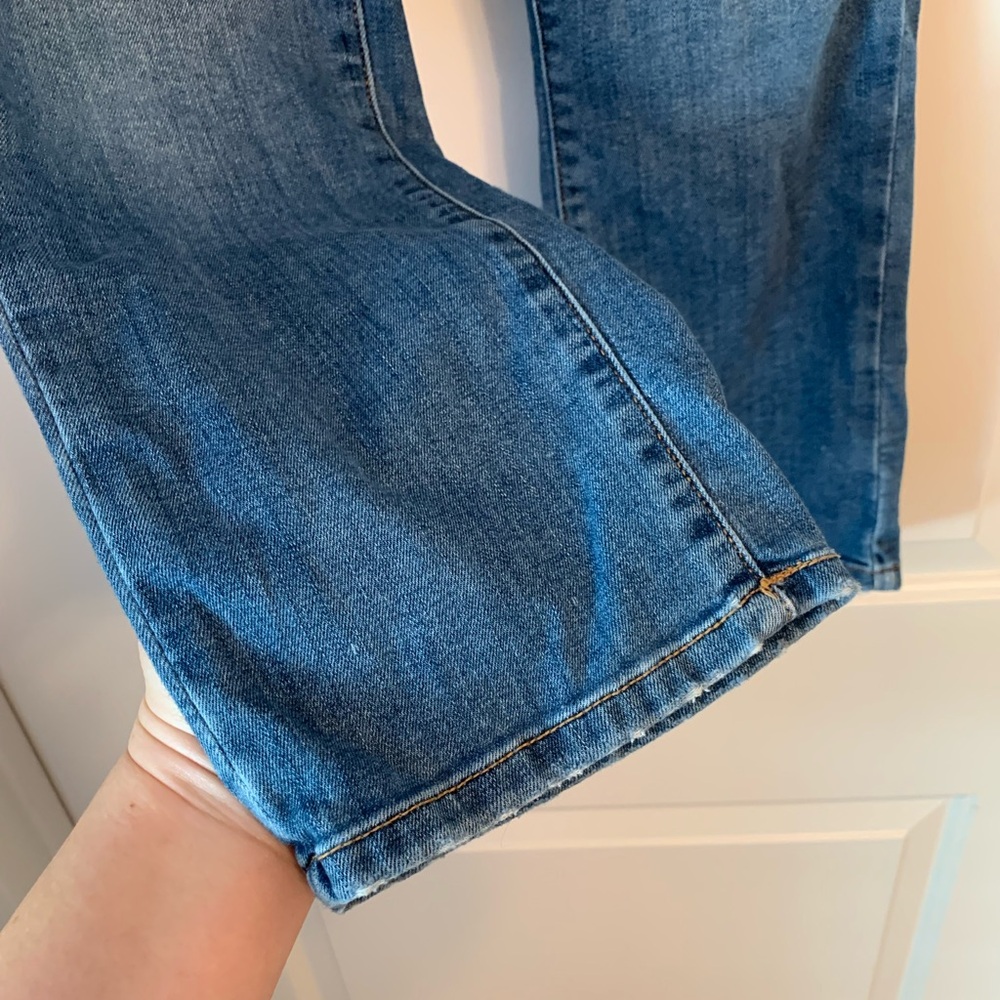 Abercrombie Kids Boys Lightweight Straight Leg Jeans in Medium Wash - Picture 9 of 13